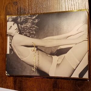 NWT Victoria's Secret Signature Gold White Sz D Lace Thigh High Stockings